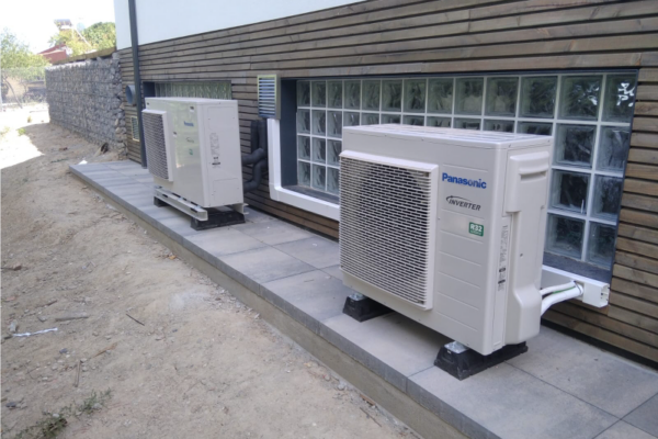 Máquina exterior de aerotermia